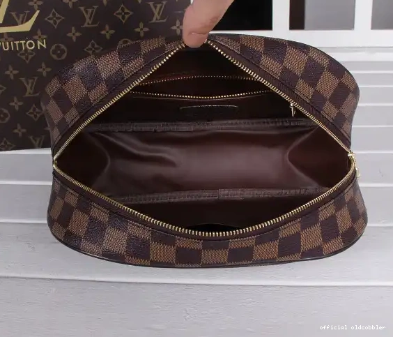 Official oldcobbler BAG LOUIS VUITTON TOILETRY 0701